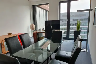 Modernes Büro im Unternehmerviertel - 1