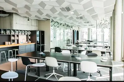 Offener Coworkingspace mit Elbblick - 1