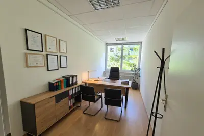 Büro an der Isar für 1-2 Pers. mit Blick zu einem begrünten Innenhof - 1