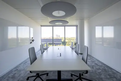 Mondernes Office mit Blick auf das Münchner Olympiastadion - 1