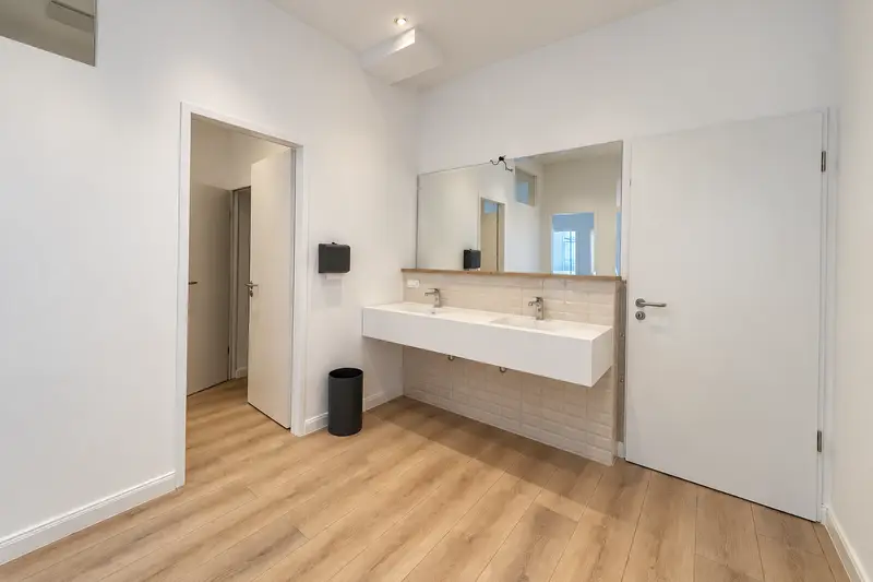 Privates Büro in Frankfurt am Main-Ostend – Bild 1