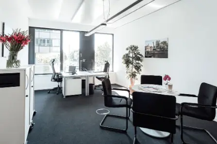 Privates Büro für bis zu 4 Personen